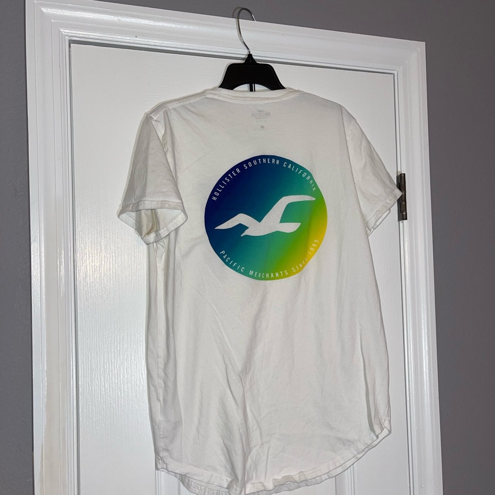 Hollister White Graphic Tee for Men Small